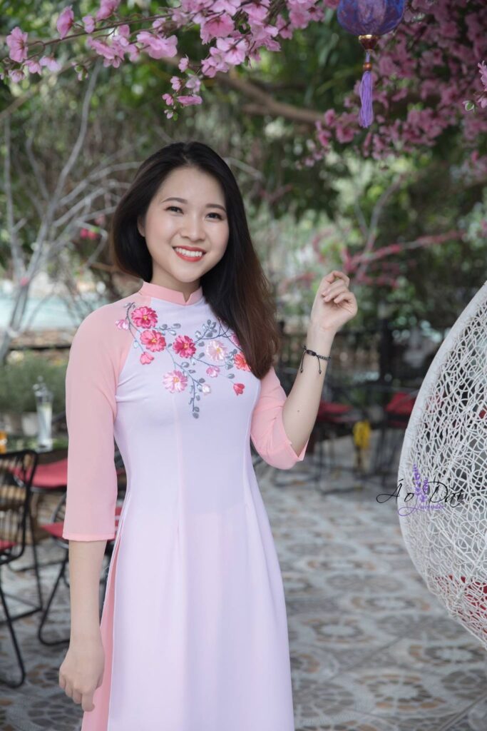 Cho thuê áo dài đẹp và rẻ ở Đà Nẵng