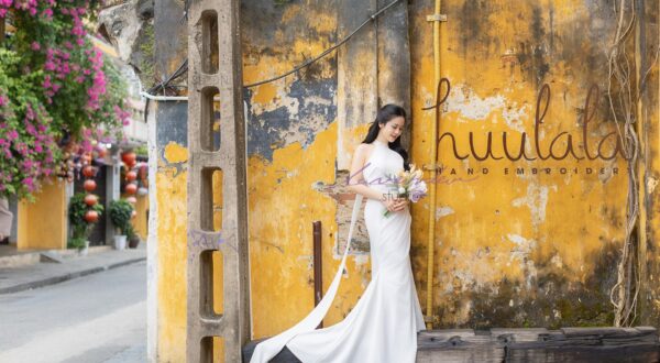 Trang phục chụo cưới cho cô dâu chú rể ở Hội An