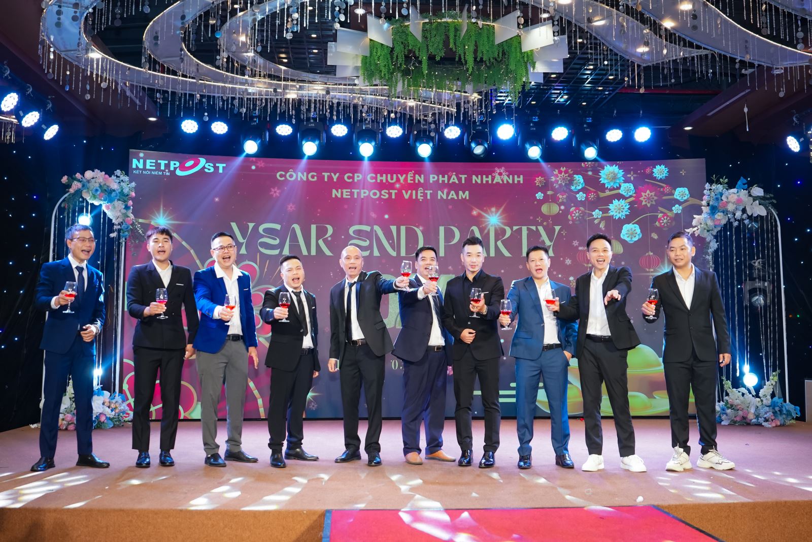 Không khí Year End Party cuối năm tại Hà Nội được ghi lại trọn vẹn