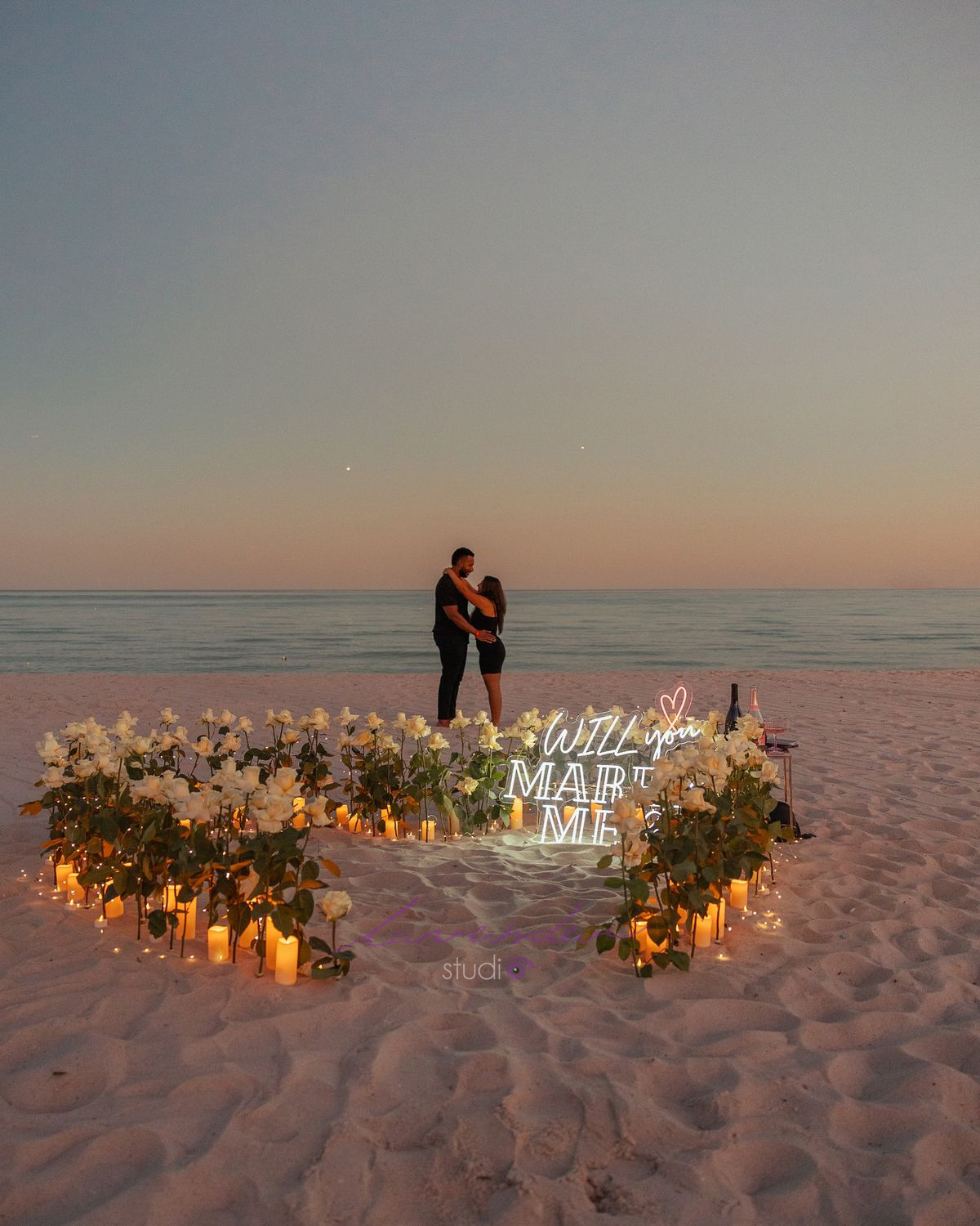 Chụp ảnh cầu hôn chiều hoàng hôn ở bãi biển Sơn Trà- Đà Nẵng Chụp ảnh cầu hôn ở bãi biển Sơn Trà- Đà Nẵng