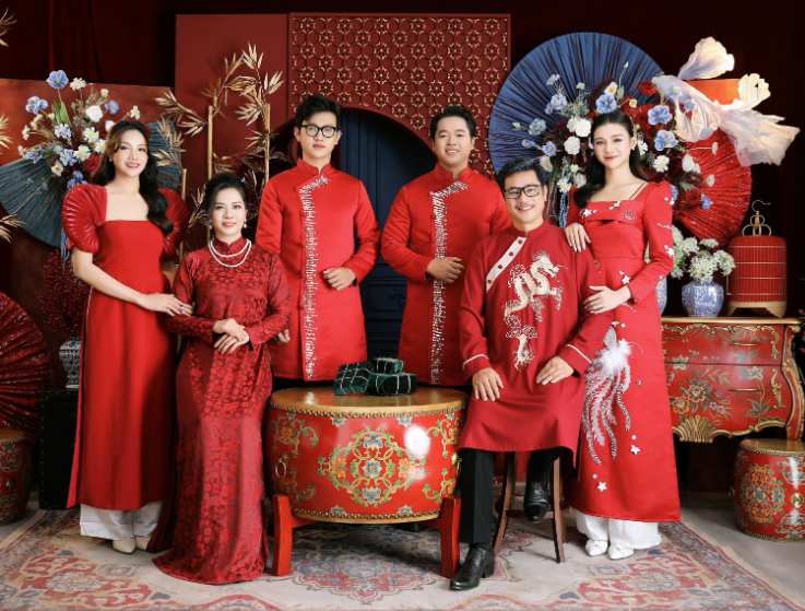 Kinh nghiệm chọn gói chụp ảnh gia đình Tết 2026 tại Hà Nội Kinh nghiệm chọn gói chụp ảnh gia đình Tết 2026 tại Hà Nội