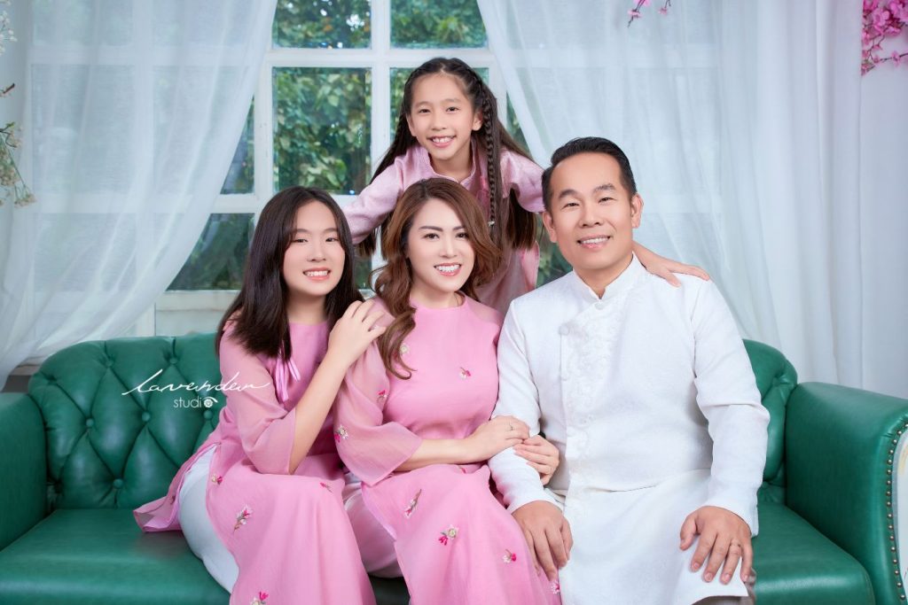 Kinh nghiệm chụp ảnh áo dài cùng gia đình đẹp lung linh dịp lễ Tết