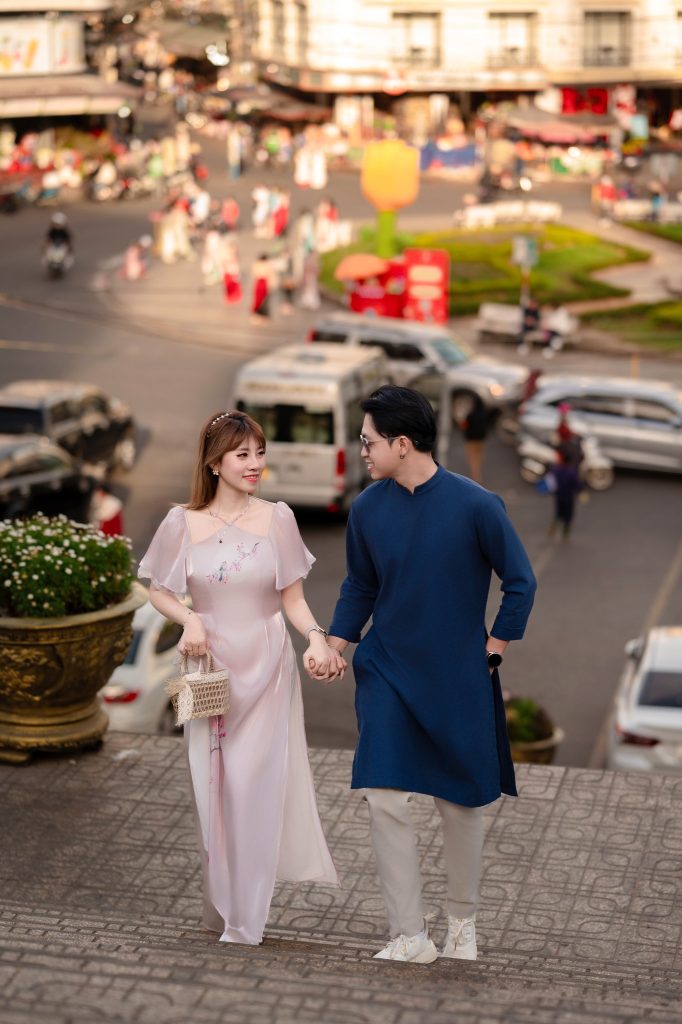 Chụp ảnh couple áo dài giữa rừng thông Đà Lạt đẹp như phim