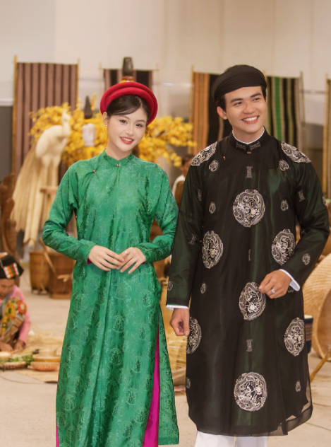 Dịch vụ chụp ảnh cưới du lịch với áo dài đẹp tự nhiên và sang trọng