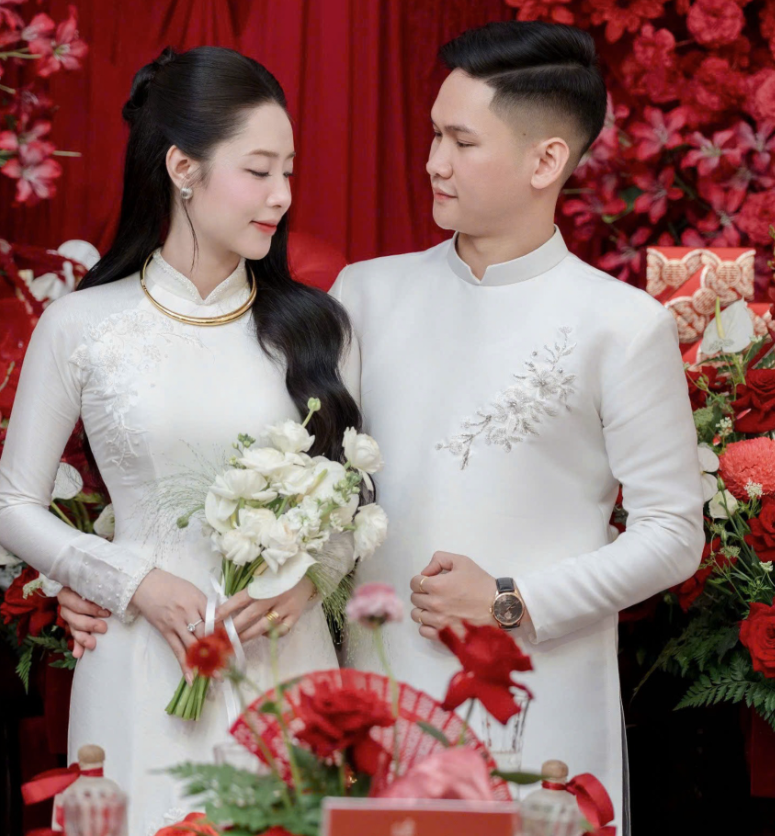 Dịch vụ chụp ảnh cưới du lịch với áo dài đẹp tự nhiên và sang trọng